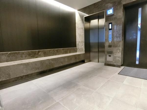 Ueno lift