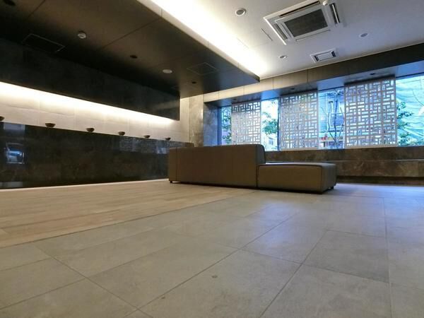 Ueno entrancehall